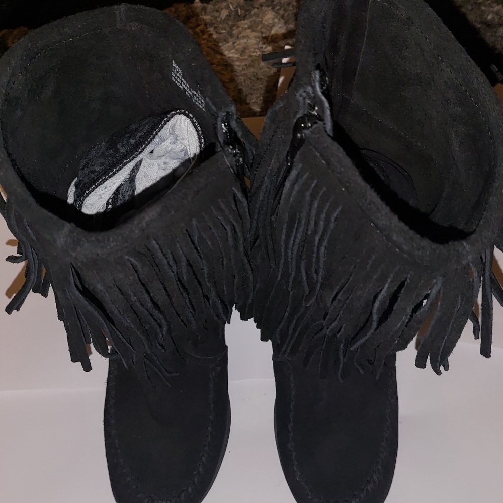 Minnetonka Hidden Heel Boots suede fringes two rows a wedge heel women size 6.5